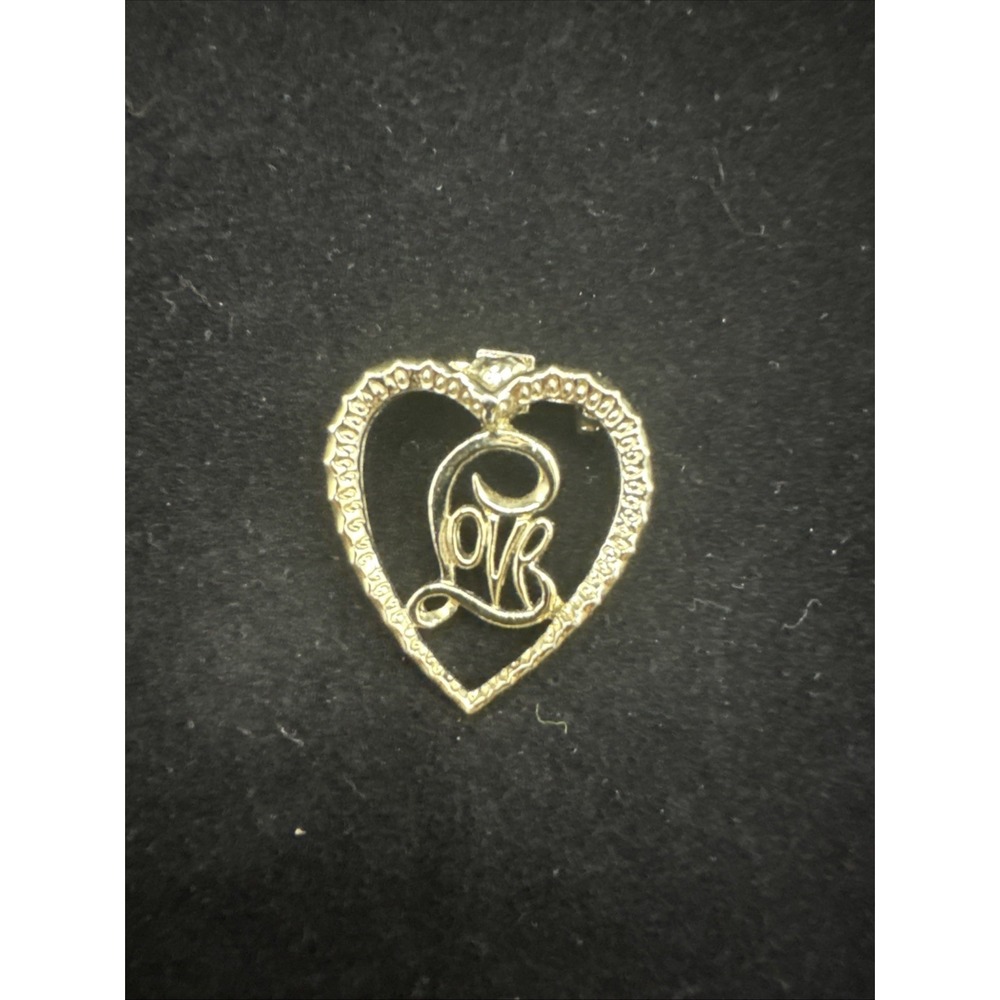 Gerrys Vintage Gold Tone Heart Love Script Brooch Pin‎ Scalloped Edge Openwork